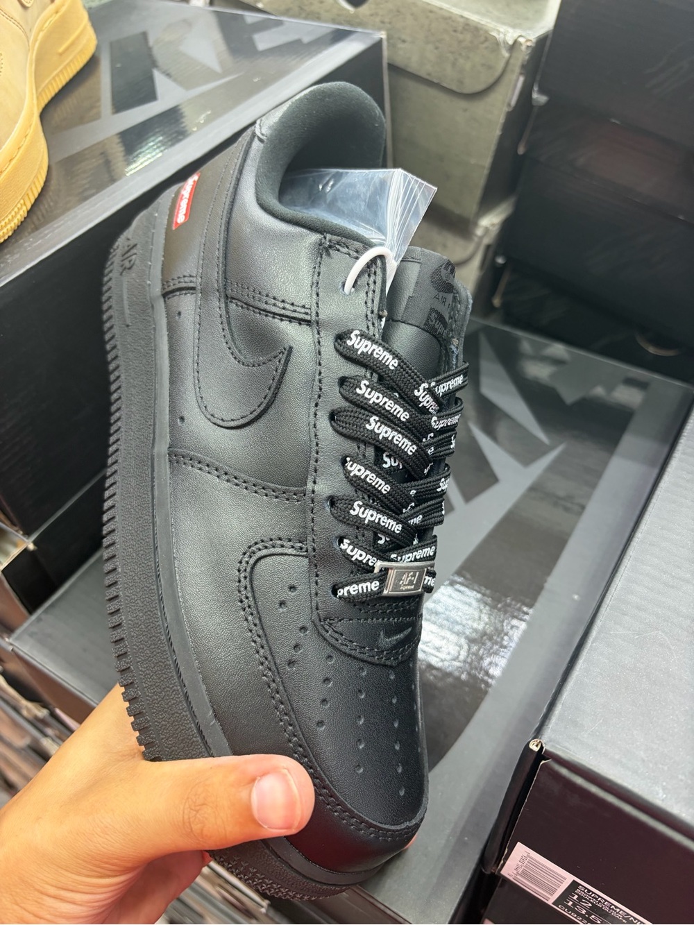 Black supreme Air Force 1